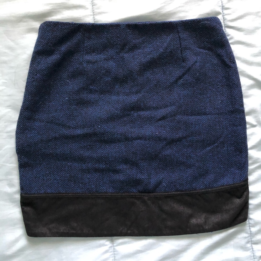 Mini skirt - Picture 3 of 4